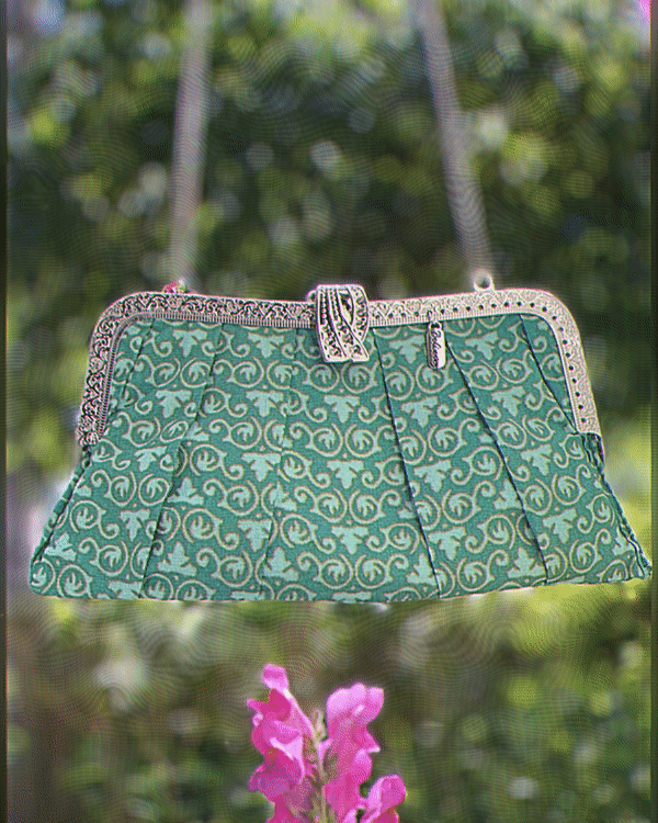 Poison Ivy Silver Chain Clutch