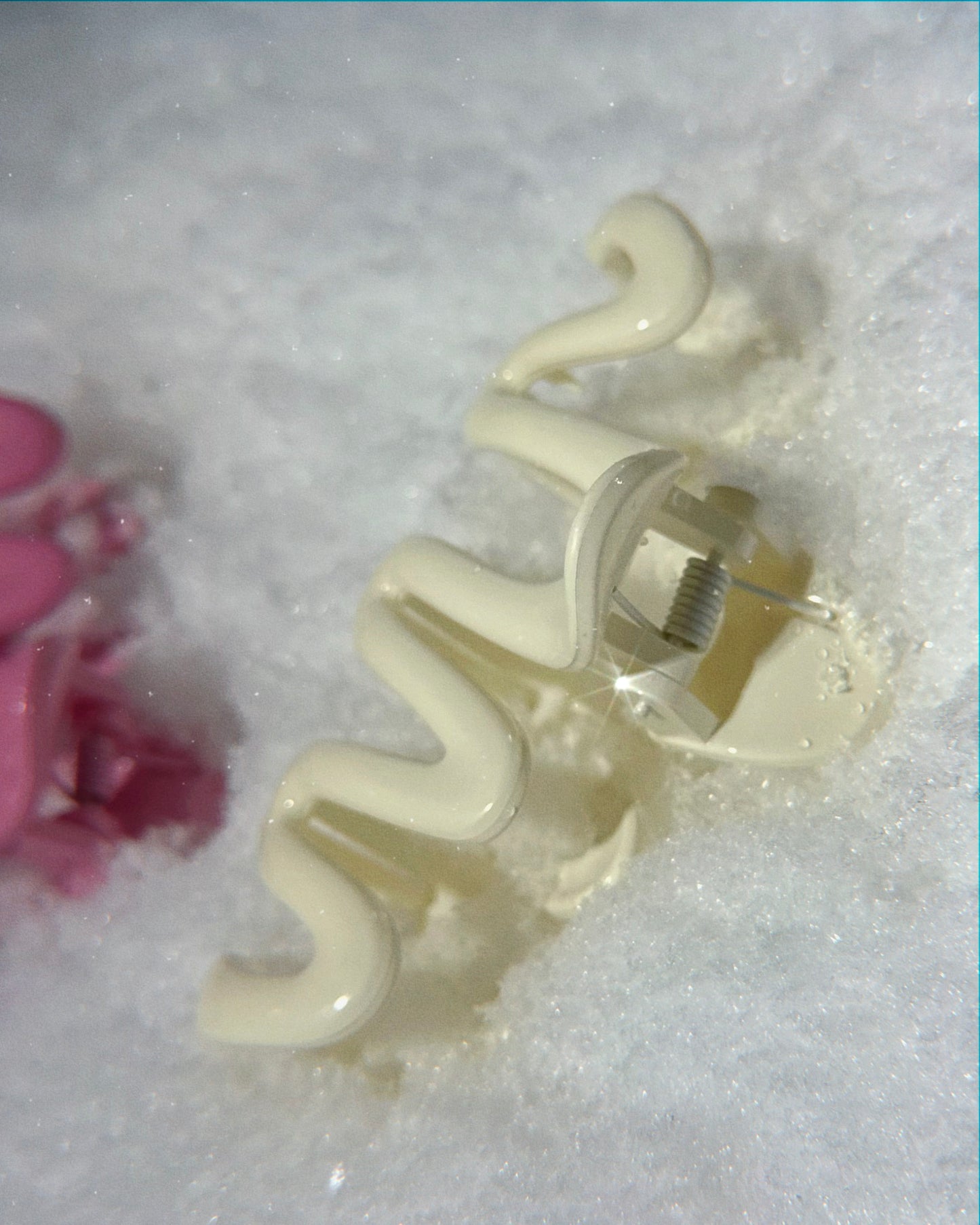 Wavy Babi Claw Clips